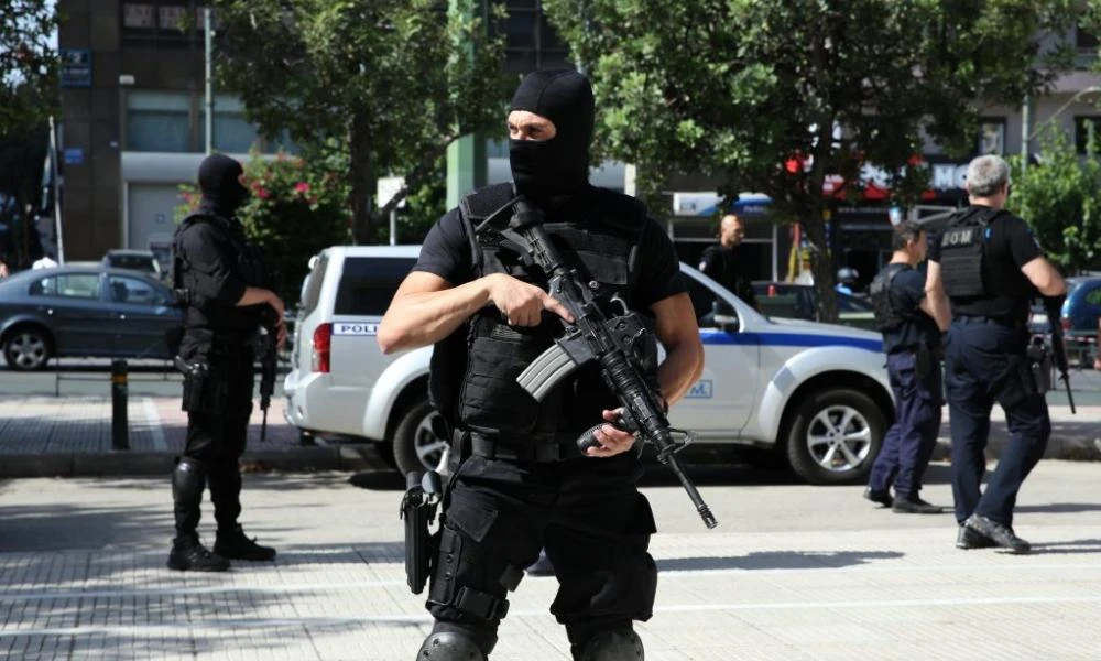 Greek Mafia: Στενή συνεργασία ΕΛ.ΑΣ. - Ιντερπόλ για τον εντοπισμό του Ρώσου μαφιόζου